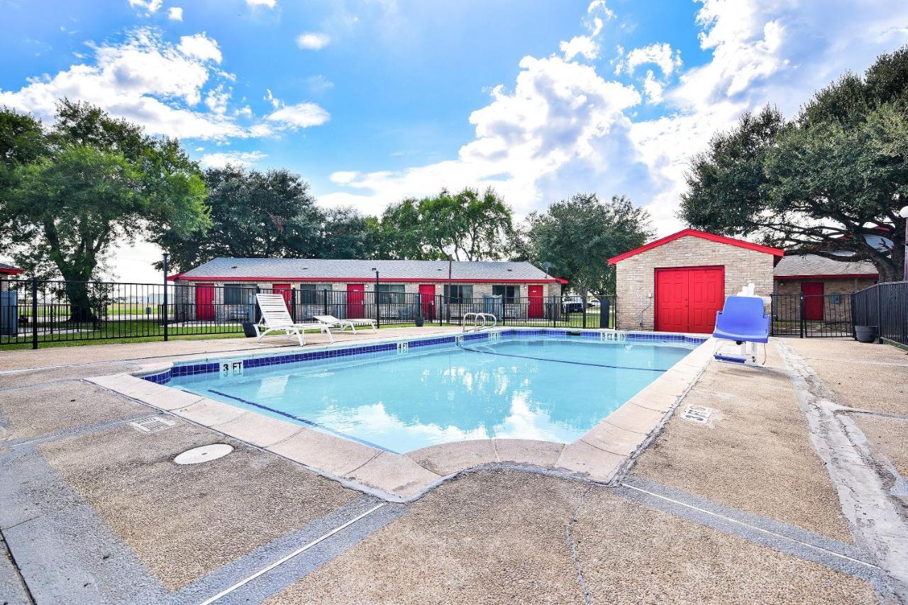 Americas Value Tx Hotel